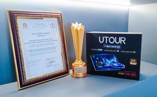 Màn hình AI ADAS UTOUR - Trợ lý thông minh cho hành trình an toàn