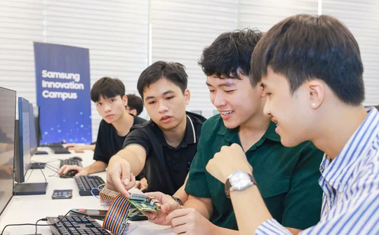 SIC 2024-2025: 330 sinh viên ưu tú được đào tạo về các công nghệ mới, công nghệ cao