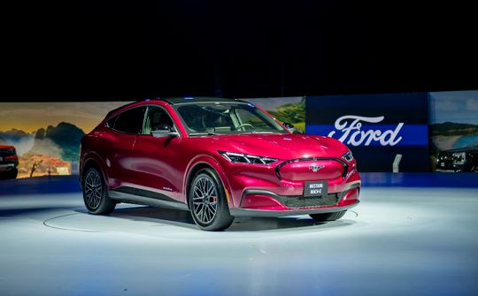 Cận cảnh Ford Mustang Mach-E – xe điện đầu tiên vừa chốt giá 2,599 tỷ đồng tại Việt Nam