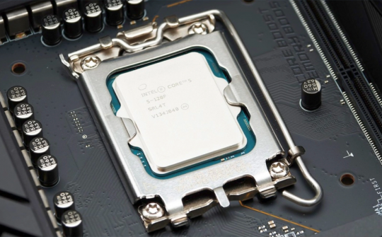 Intel ra mắt Core 5 120, sử dụng vi kiến trúc cũ dưới tên mới