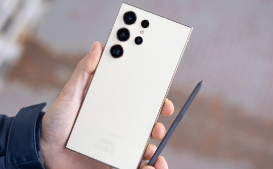 Galaxy S26 Ultra sạc 80% pin trong 30 phút