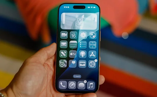 Liquid Glass khiến pin iPhone hao hụt tới 13%?