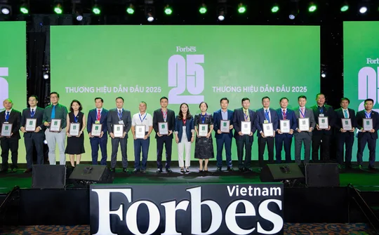 FPT đứng thứ 3 trong Top 25 Thương hiệu niêm yết dẫn đầu của Forbes Việt Nam