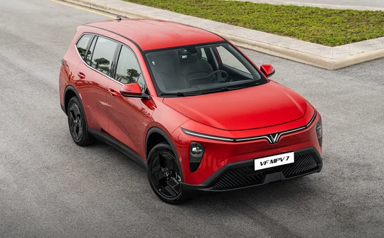 VinFast tung ra thị trường xe 7 chỗ VF MPV 7 mới: di chuyển 450km mỗi lần sạc, giá 819 triệu đồng