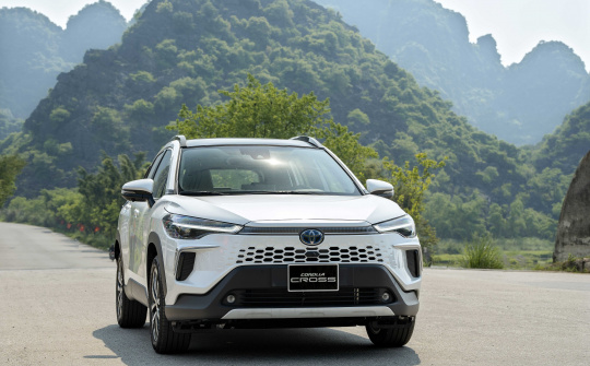 Toyota giảm giá bán và điều chỉnh nhiều chính sách với xe Hybrid