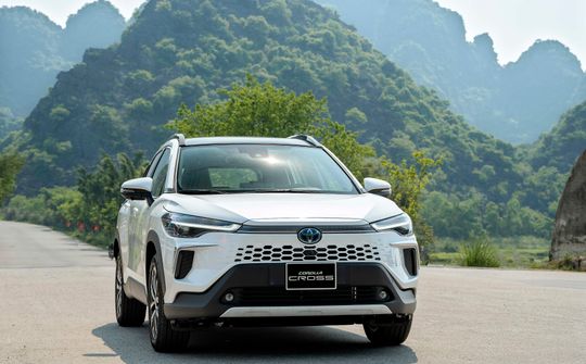 Toyota giảm giá bán và điều chỉnh nhiều chính sách với xe Hybrid
