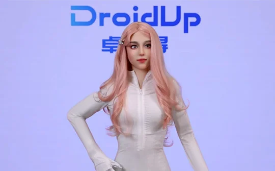 Robot Moya có thân nhiệt như người, giá hơn 4 tỷ đồng