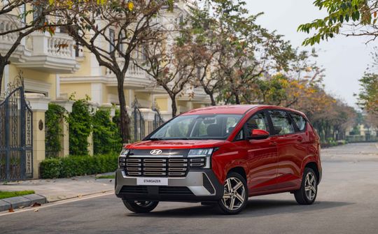 Hyundai Stargazer mới giá từ 569 triệu đồng