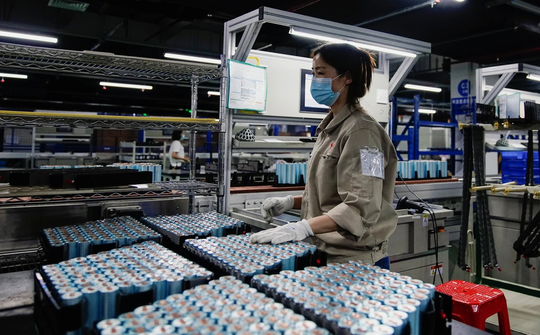 Trung Quốc thống trị ngành công nghiệp pin lithium