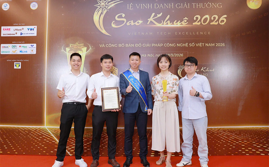 Top AiChat ghi dấu ấn tại lễ trao giải Sao Khuê 2026