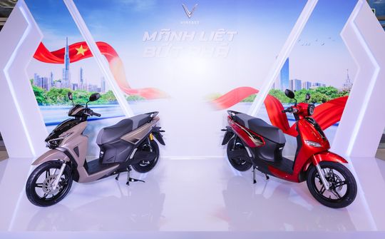 Bộ đôi xe máy điện VinFast Kyo và Kinet ra mắt