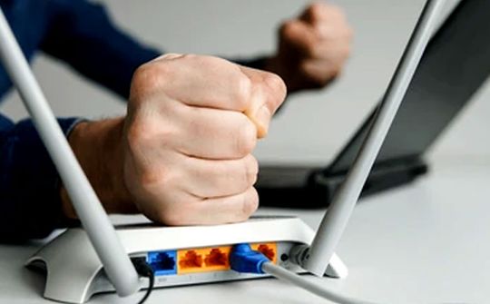 Không còn “điểm mù” WiFi: Bí quyết phủ sóng internet khắp ngôi nhà