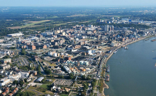 LANXESS đạt thỏa thuận mua lại công ty hóa chất Emerald Kalama Chemical