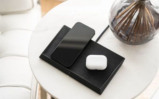 Tesla ra mắt bộ sạc không dây giống AirPower, giá 300 USD