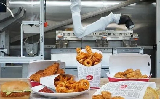 Robot thay thế nhân viên phục vụ đồ ăn nhanh tại chuỗi nhà hàng ở Mỹ