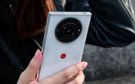 Leica Leitz Phone 2 ra mắt, giá 39.5 triệu đồng