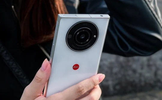 Leica Leitz Phone 2 ra mắt, giá 39.5 triệu đồng