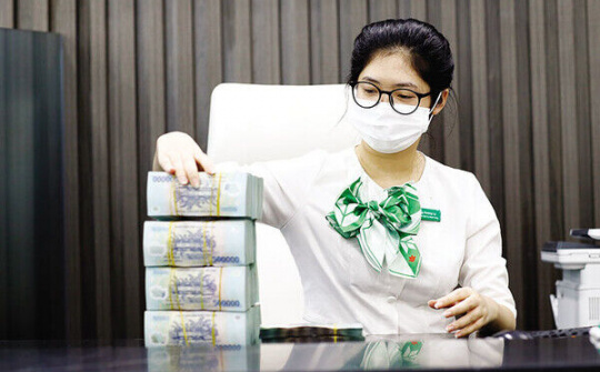 Ngân hàng mở rộng hệ sinh thái: Chiếc áo 'thương mại' trở nên quá chật