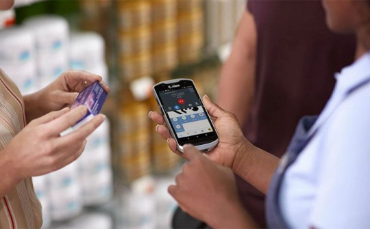 Giải pháp thanh toán di động mới sử dụng thiết bị của Zebra Technologies giúp Officeworks nâng cao hiệu quả và độ tin cậy