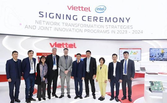 Viettel và Intel ký kết MOU tại MWC 2023 về hợp tác phát triển công nghệ Hạ tầng số