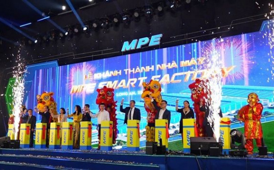 Vận hành nhà máy thiết bị điện thông minh 2.000 tỉ đồng