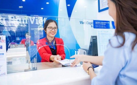 Lãi suất tiết kiệm đồng loạt giảm