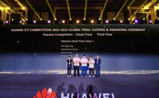 Sinh viên Việt Nam giành giải Ba cuộc thi Huawei ICT Competition