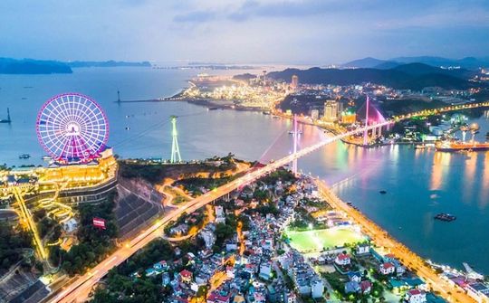 Quảng Ninh hướng tới kinh tế số, chuyển dịch kinh tế từ nâu sang xanh
