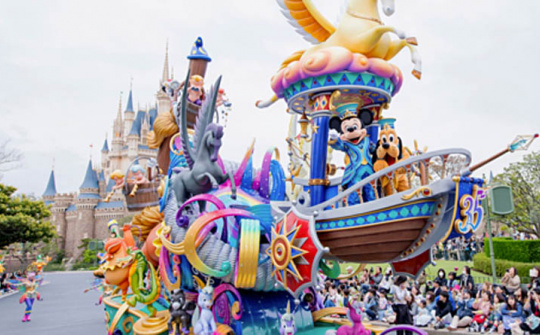 Disney sẽ rót khoảng 60 tỷ USD cho các công viên giải trí