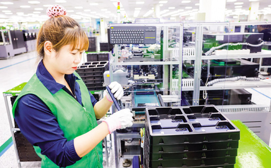 Thu hút đầu tư nước ngoài: Sửa luật để thêm ưu đãi đón “đại bàng”