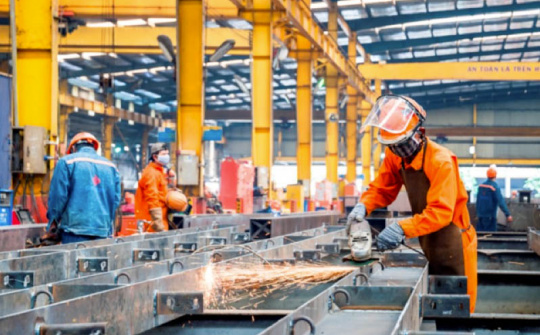 Các công ty Việt Nam đang nhận nhiều đơn đặt hàng mới