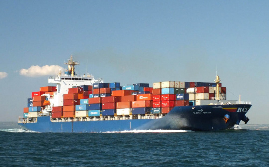 Tàu nước ngoài tăng phí, doanh nghiệp xuất khẩu khó chồng khó