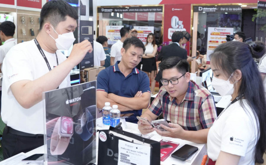 Thị trường bán lẻ di động năm 2024: Gồng mình vượt sóng