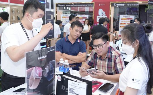 Thị trường bán lẻ di động năm 2024: Gồng mình vượt sóng