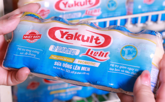 Sữa uống lên men Yakult Light ra mắt thị trường Việt Nam