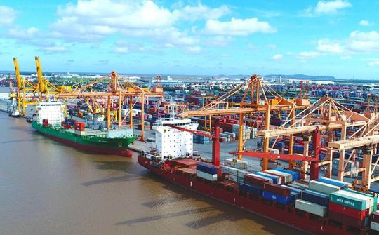 Cổ phiếu vận tải biển 'nổi sóng'