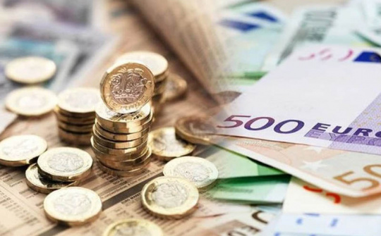 Cuộc đua hạ lãi suất toàn cầu bắt đầu nóng lên