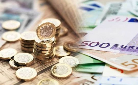 Cuộc đua hạ lãi suất toàn cầu bắt đầu nóng lên