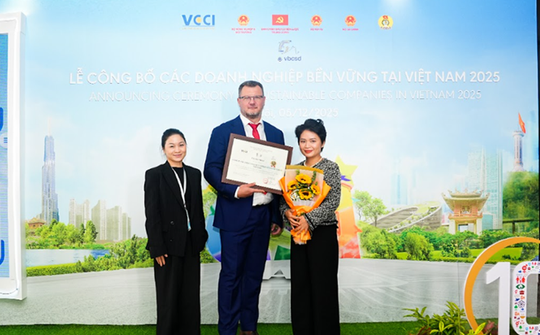 Home Credit lọt Top 10 Doanh nghiệp Bền vững tiêu biểu thuộc lĩnh vực Thương mại - Dịch vụ