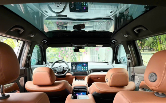 Giá pin lao dốc, ôtô điện vẫn chưa hạ nhiệt