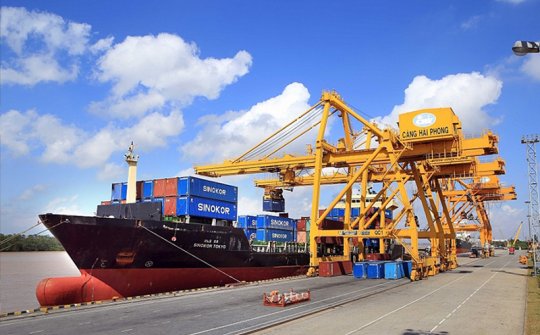 Việt Nam tiếp tục duy trì xuất siêu với mức 3,13 tỷ USD trong tháng 1/2025