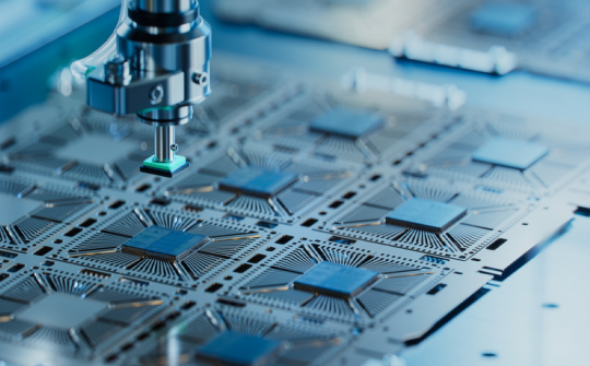 Doang thu bán dẫn toàn cầu năm 2024 tăng mạnh