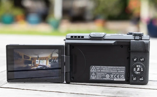 Canon ra mắt máy ảnh nhỏ gọn PowerShot V1 chuyên cho vlog