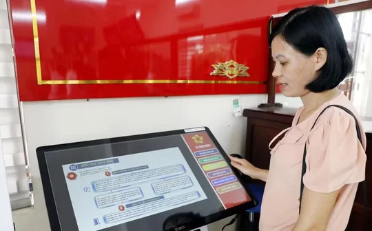 Quảng Ninh xử lý 100% thủ tục hành chính trên môi trường điện tử