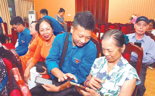 Hỗ trợ người cao tuổi nâng cao năng lực số