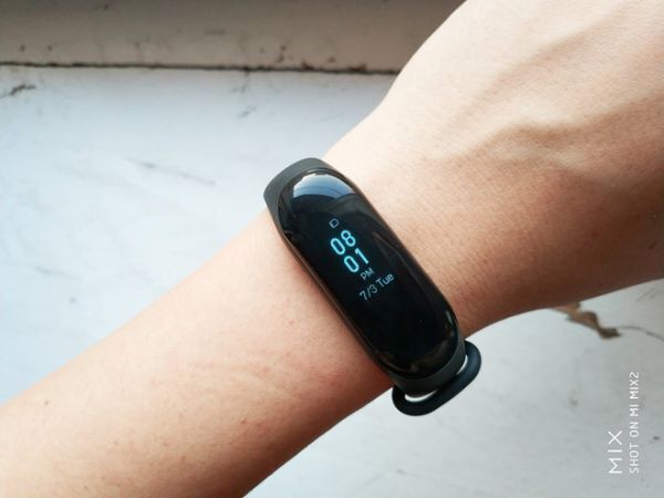 Mi Band 3 và 4 thêm tính năng mở khóa laptop