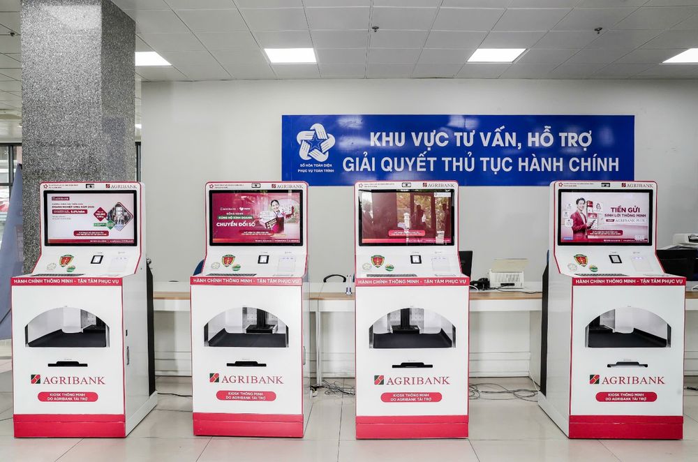 Agribank đưa mô hình Kiosk hành chính công thông minh đến Quảng Ninh