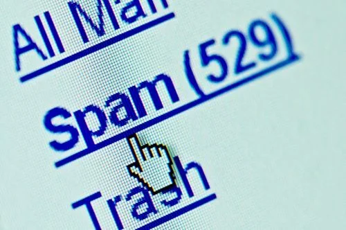 Hơn một nửa lưu lượng email là 