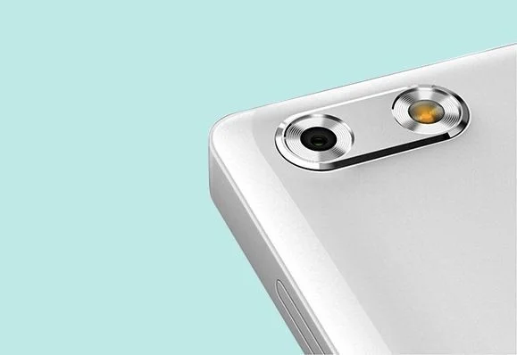 Mobiistar, smartphone thời trang, Lai Yuna, smartphone việt