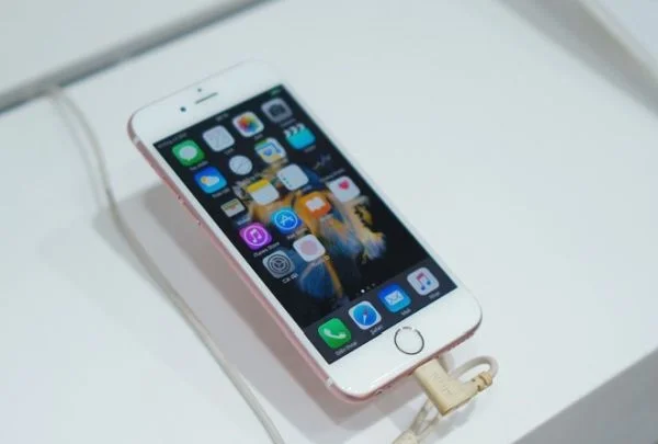 iPhone 6s 16 GB tiếp tục giảm giá 3 triệu đồng
